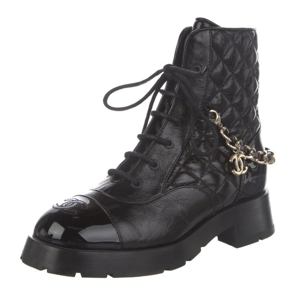 💘 2022 Interlocking CC Logo Combat Boots - Picture 2 of 2